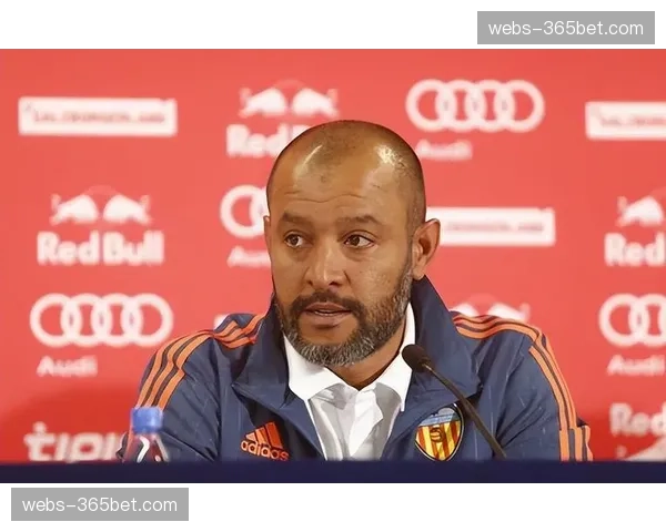 瓦伦西亚深陷保级危机，竞争对手纷纷抢分加剧形势恶化